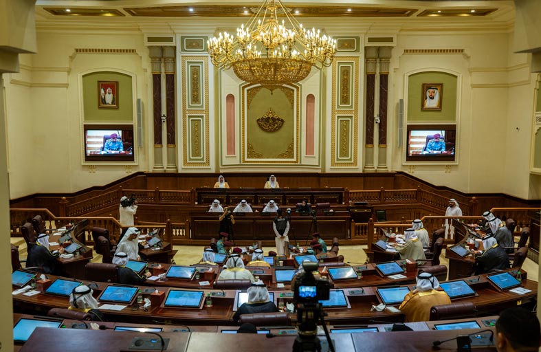 استشاري الشارقة يؤكد أهمية تعزيز المنظومة الأمنية في الإمارة