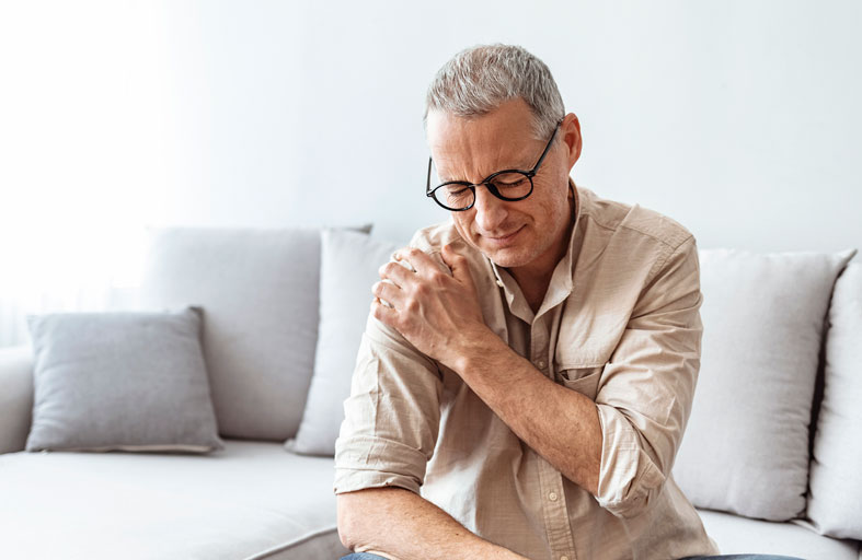 دراسة هامة توضّح سبب آثار جانبية شائعة «رُبطت» بعقاقير واسعة الاستخدام!