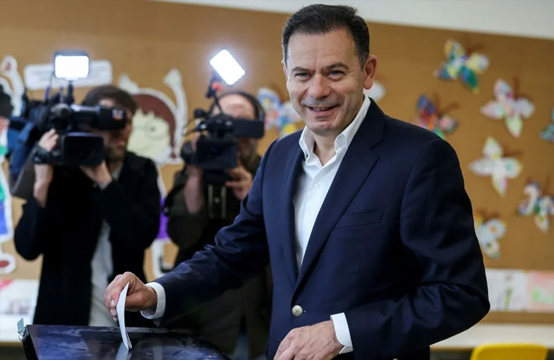 البرتغاليون يصوتون في انتخابات تشريعية مبكرة 