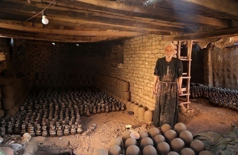 قرية جريس.. قلعة صناعة الفخار في مصر منذ 500 عام