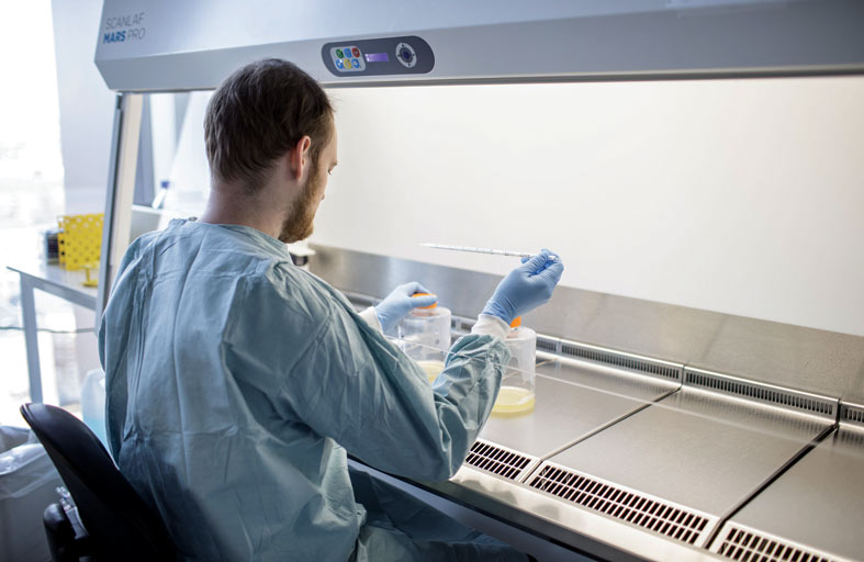 العالم متحمس للقاح.. والصحة العالمية تكبح التهور