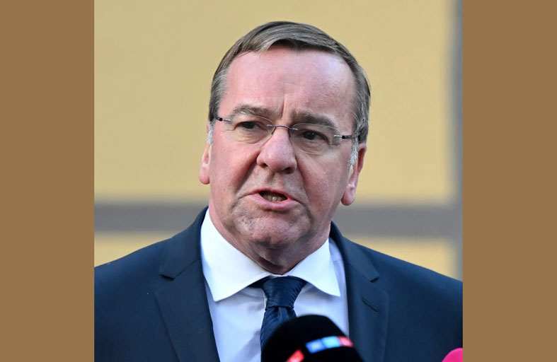   وزير الدفاع الألماني في  كييف في زيارة غير معلنه 