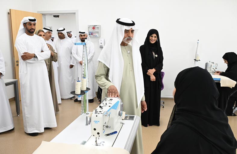 نهيان بن مبارك يزور مركز الابتكار التابع لمؤسسة زايد العليا لأصحاب الهمم