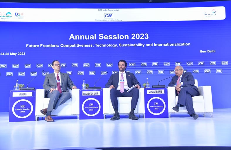 ابن طوق: الشراكة الإماراتية الهندية تخلق فرصاً لـ3.8 مليار نسمة