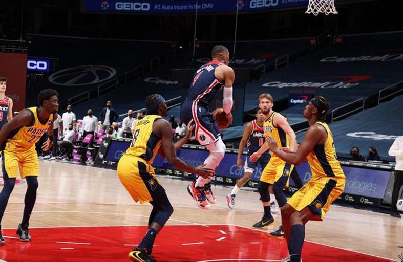 «تريبل - دابل» لوستبروك وهاردن في أمسية الأرقام القياسية 