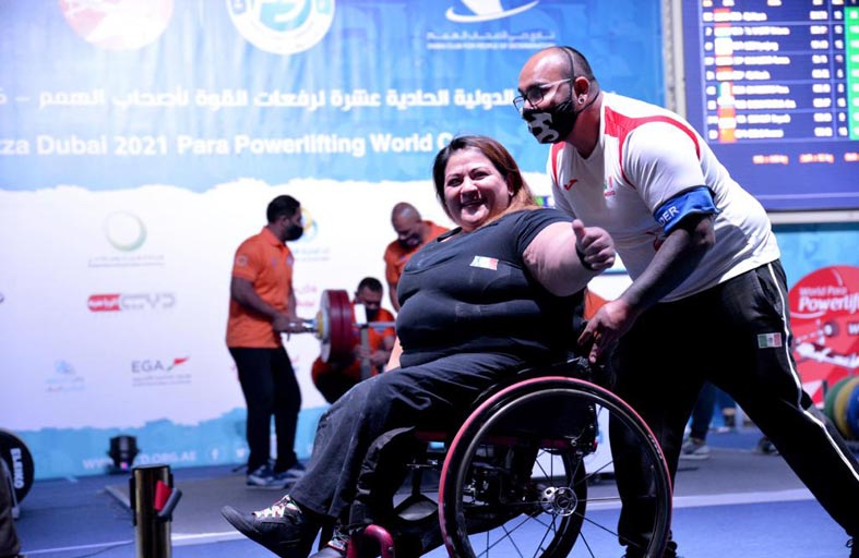 عبدالله بن حمد بن سيف الشرقي يشيد بالتنظيم الجيد لبطولة فزاع الدولية لرفعات القوة