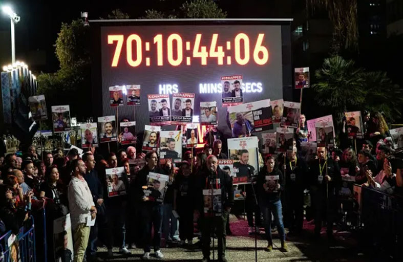 «لا نتلقى سوى الجثث».. غضب يشتعل بين عائلات رهائن إسرائيل