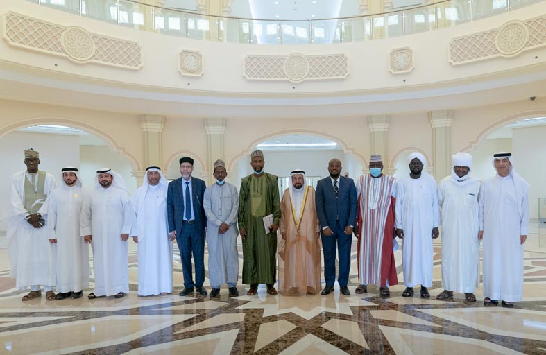 حاكم الشارقة يشهد ندوة اللغة العربية في القارة الإفريقية