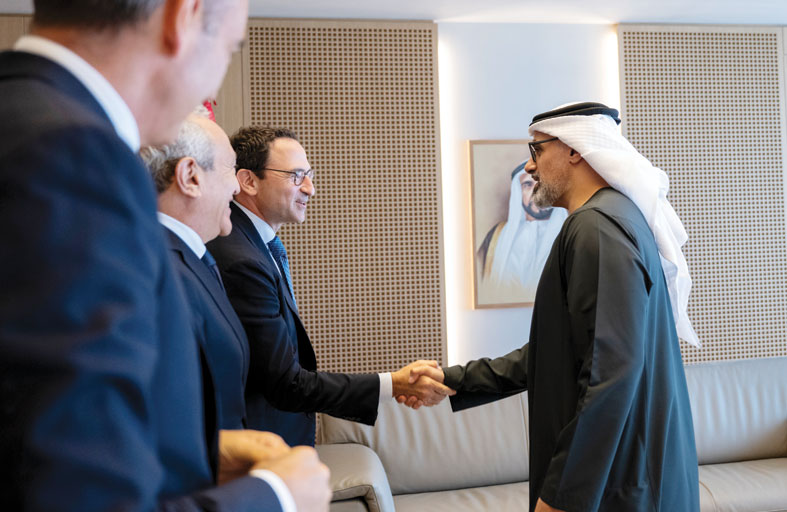 خالد بن محمد بن زايد يؤكد أهمية تعزيز الشراكات الاستراتيجية العالمية