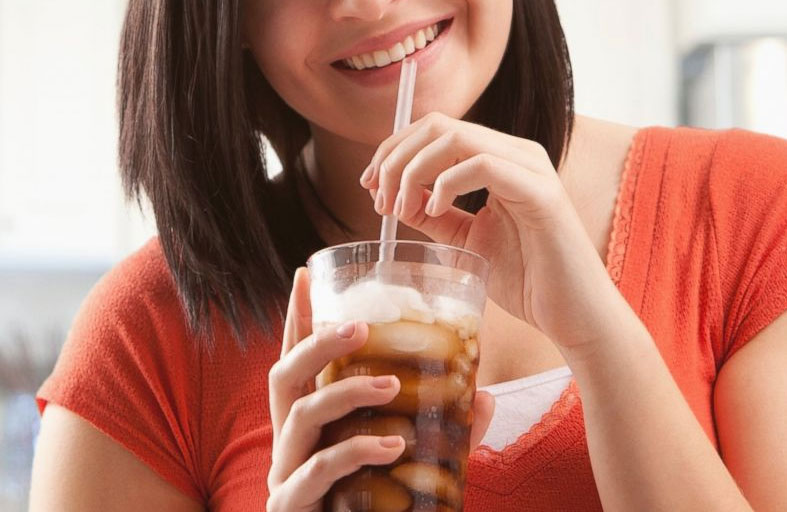 كم دقيقة تخسر من حياتك بشرب الصودا؟