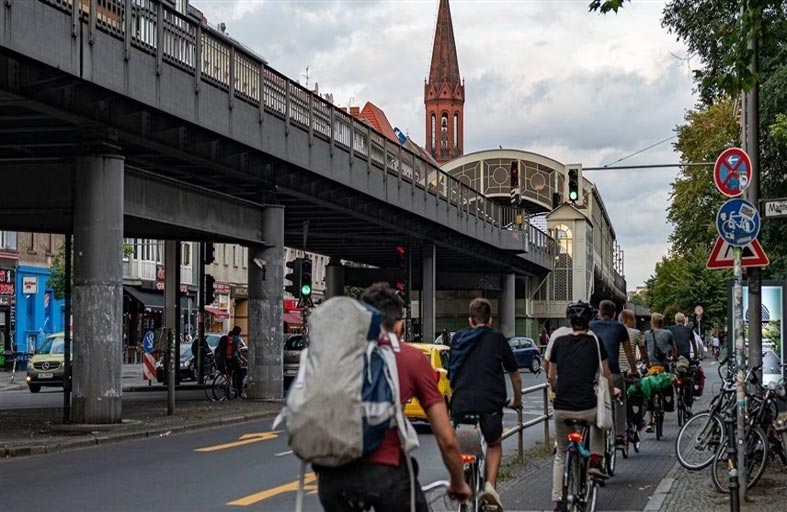 برلين أسوأ مدينة في ألمانيا لسائقي الدراجات