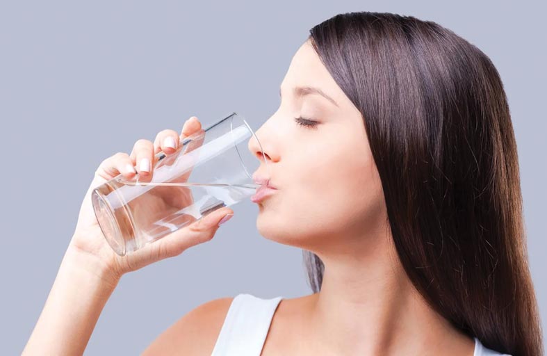 بعيدا عن داء السكري .. الشعور بالعطش المستمر علامة على الإصابة بمرض قاتل!