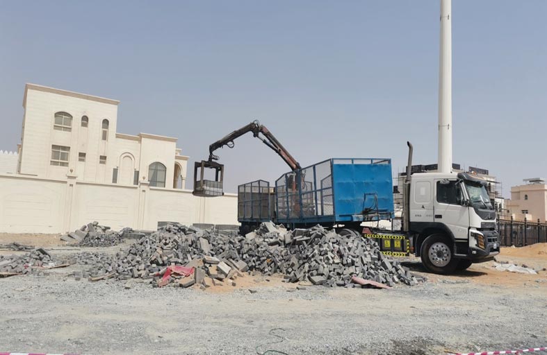 بلدية مدينة أبوظبي تنفذ حملة ميدانية-افتراضية لتوعية سكان مدينة محمد بن زايد بمشروع تطوير البنية التحتية