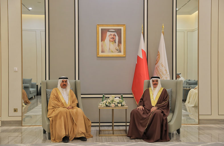 صقر غباش يلتقي رئيس مجلس النواب البحريني في المنامة 