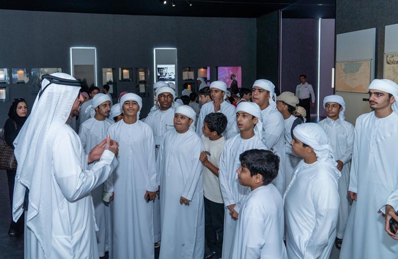 الأرشيف والمكتبة الوطنية يثري برنامجه الصيفي المخصص للطلبة بمواد تاريخية موثقة