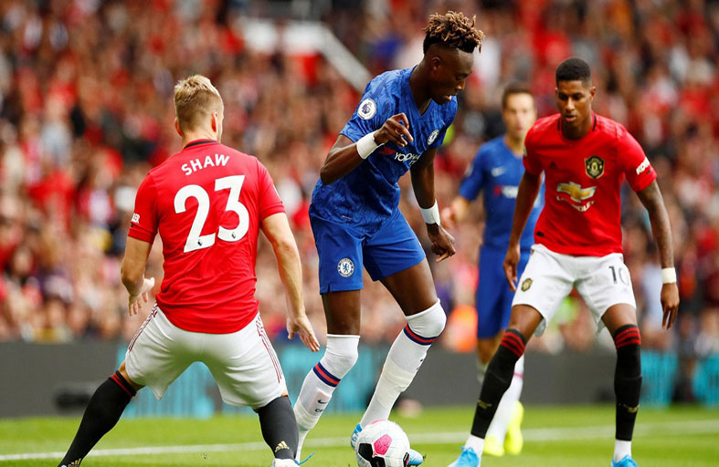 رئيس بلدية لندن يعارض استئناف الدوري في يونيو 