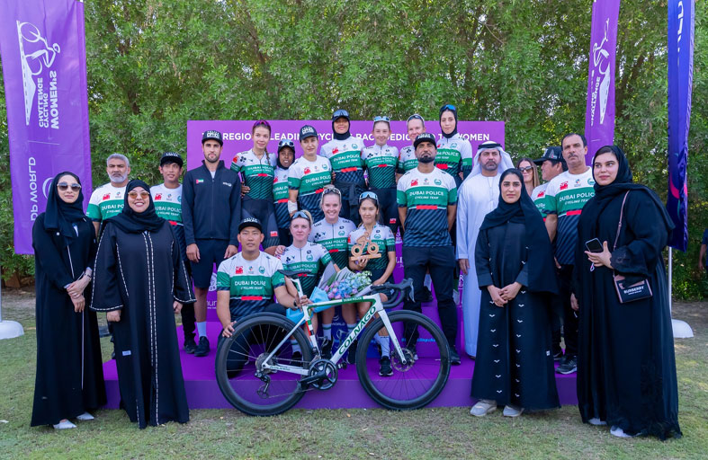 شرطة دبي تحرز لقب «تحدي المرموم» للدراجات الهوائية النسائية