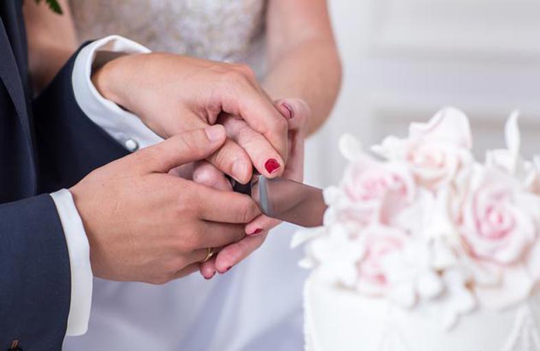 زفاف كوفيد 19.. العروس مريضة كورونا والزفاف في الحجر الصحي