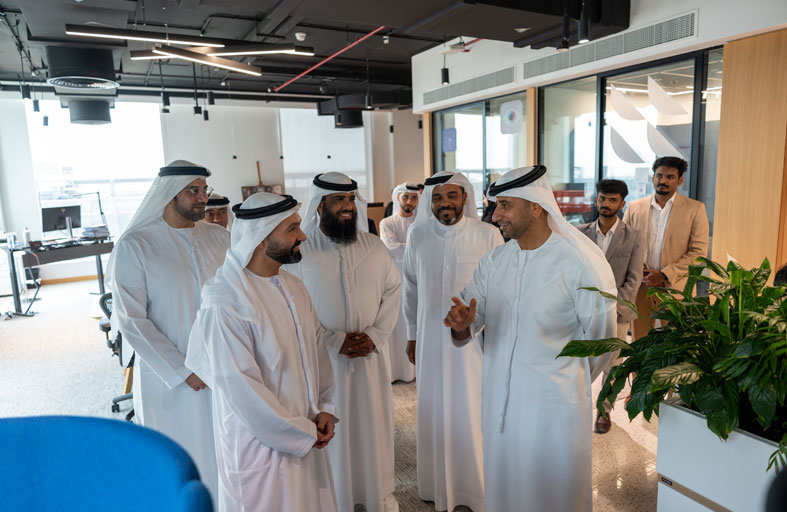 حكومة الفجيرة الرقمية تزور مقر «دو»للاطلاع على أحدث التقنيات المستقبلية وفرص التحول الرقمي