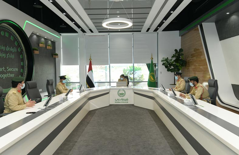 عبدالله المري يعتمد 3 مشاريع معرفية تخدم العمل الأمني