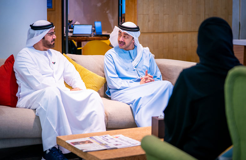 عبدالله بن زايد: قطار التنمية المتسارع نحو مئوية الإمارات انطلق.. وفخور بمنجزات فرق العمل الحكومية 