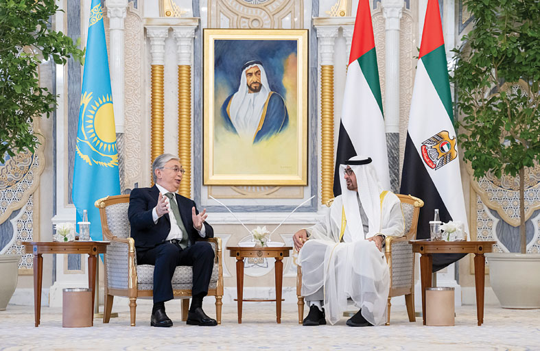 رئيس الدولة: الإمارات وكازاخستان نهجهما دعم جهود السلام والاستقرار في العالم 