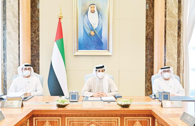 المجلس الوزاري للتنمية برئاسة منصور بن زايد يناقش عددا من المبادرات والسياسات لتطوير منظومة العمل الحكومي