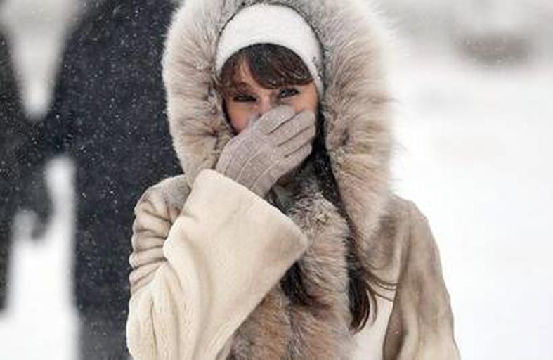 طبيبة تكشف أعراض الحساسية من البرد