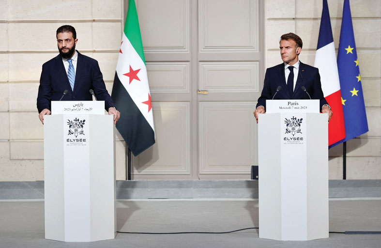 ماكرون يدعو الشرع الى حماية كلّ المدنيين 