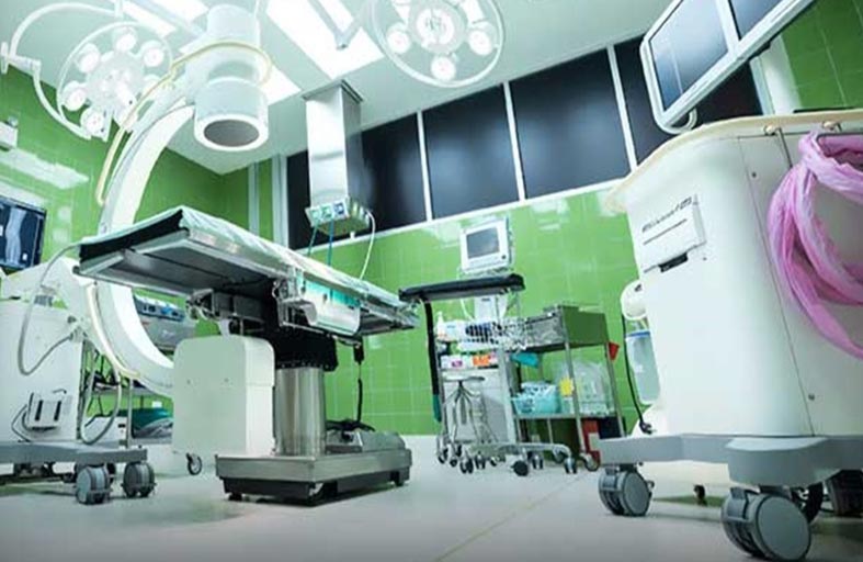 عملية شفط دهون تقود 4 أطباء إلى السجن