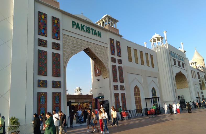 منتجات باكستان وتاريخها في جناحها بالقرية العالمية ... (2)