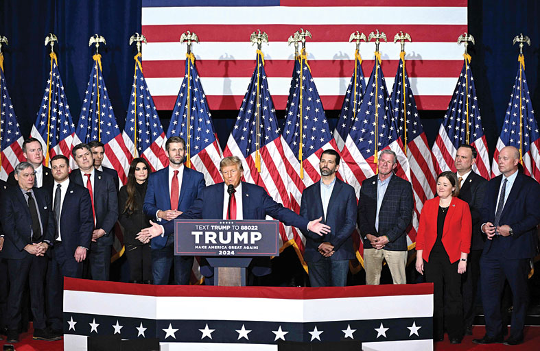 ترامب يمثل أمام المحكمة بعد انتصار ساحق في أيوا