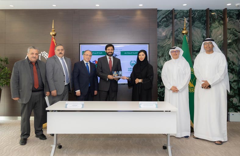 كلية الأفق الجامعية تقدم 6 منح دراسية كاملة لموظفي شرطة دبي بمليون درهم 