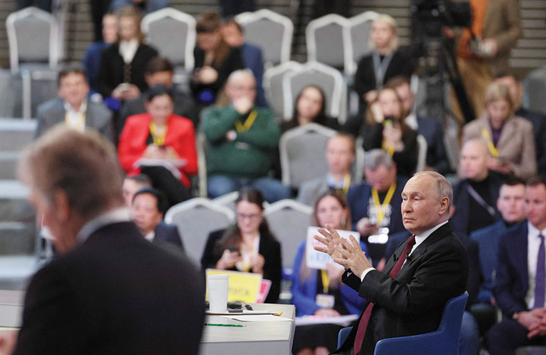 بوتين: السلام ممكن بعد استئصال النازية ونزع سلاح كييف وحيادها