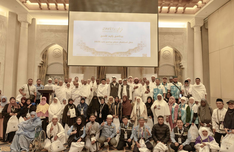 حجاج «برنامج زايد من خارج الدولة» يختتمون المناسك ويؤدون طواف الوداع