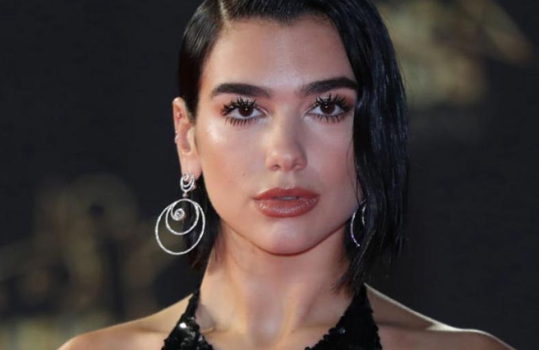 «المغنية دوا ليبا» تدعو متابعيها للتضامن مع غزة