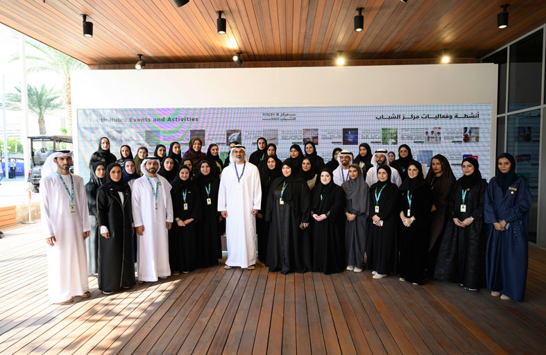 خالد بن محمد بن زايد يتفقّد أجنحة المنطقة الخضراء في مؤتمر الأطراف COP28 