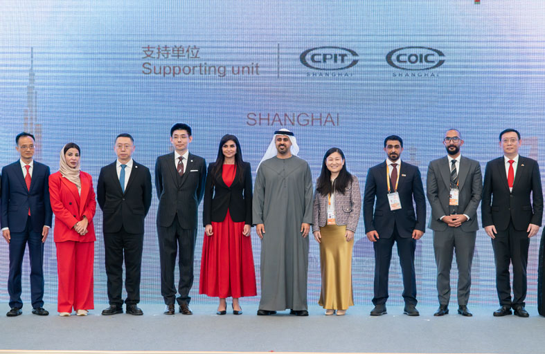 ذياب بن محمد بن زايد يحضر المؤتمر الصيني الإماراتي للتعاون الاقتصادي والتجاري في شنغهاي 