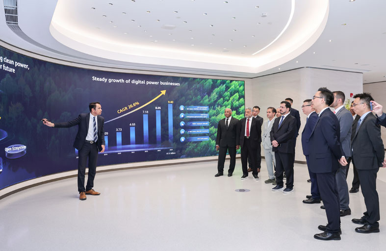 «كهرباء دبي» تعزز التعاون مع عدد من الشركات الصينية في مجال الطاقة النظيفة