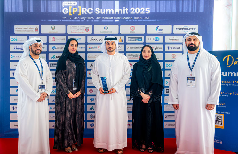 بلدية مدينة أبوظبي تستعرض إنجازاتها في مجال إدارة المخاطر المؤسسية، والحوكمة والامتثال، والأداء المؤسسي