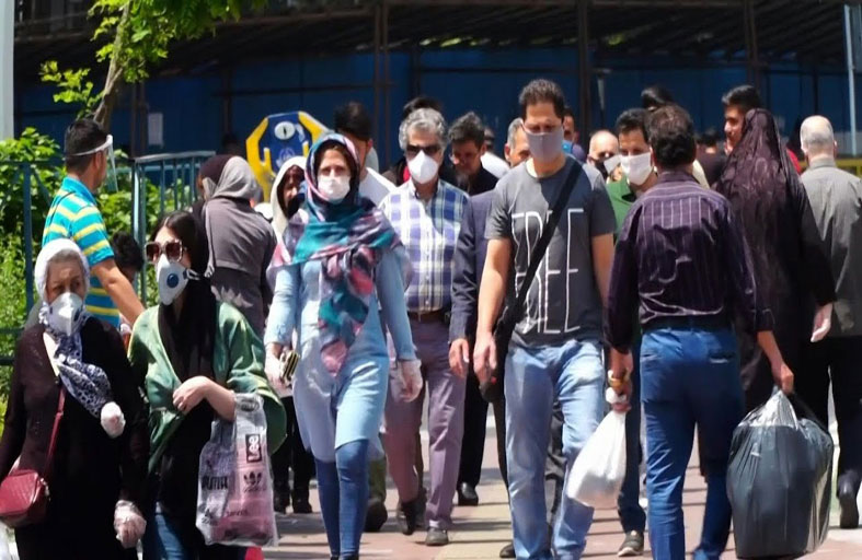 الإيرانيون يخشون موجة جديدة من الإصابات بالفيروس 