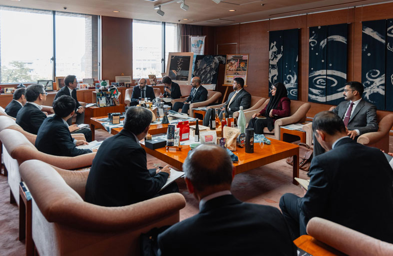 وفد الإمارات للتنمية المتوازنة يبحث التعاون مع مؤسسات يابانية