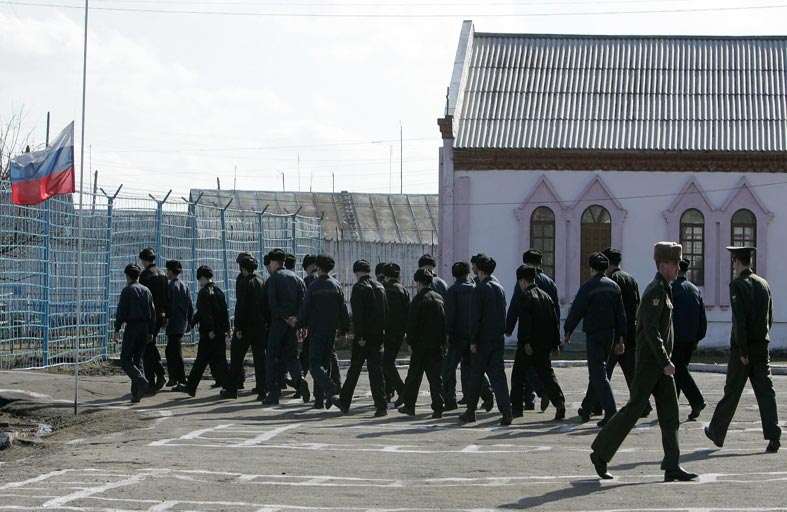 أوكرانيا تسعى لتجنيد السجناء.. هل تكرر تجربة فاغنر؟