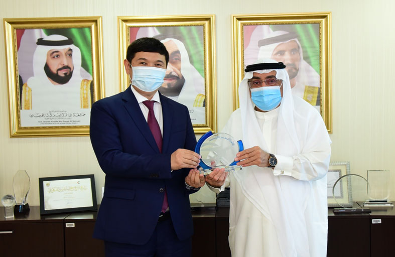 مجموعة بريد الإمارات تستقبل  سفير كازاخستان 