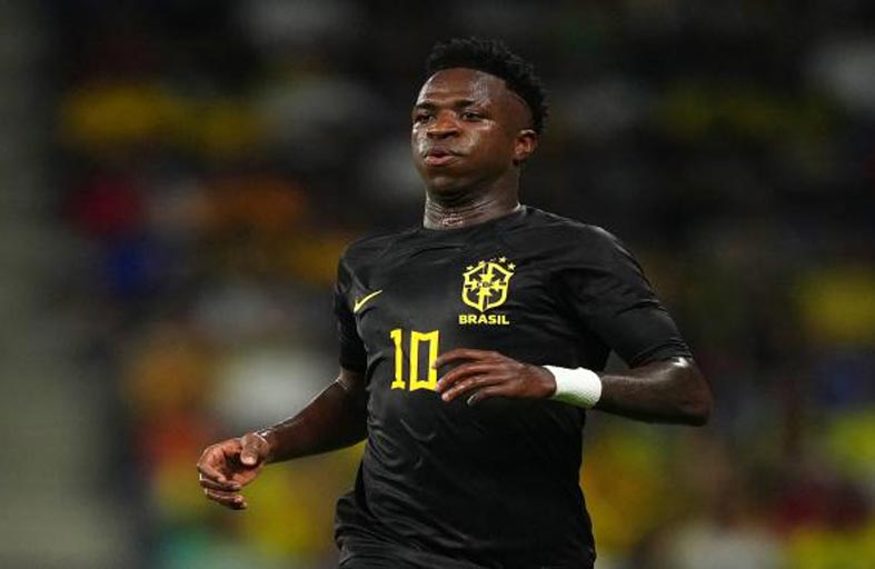 فينيسيوس يشتكي من تعرض مستشاره لإساءة عنصرية 