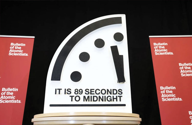«ساعة نهاية العالم» تقترب ثانية واحدة من «منتصف الليل النووي»