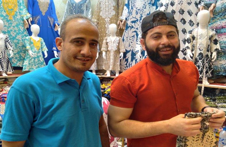 كرداسة حاضرة في جناح مصر بالقرية العالمية بجلاليبها ... «3»