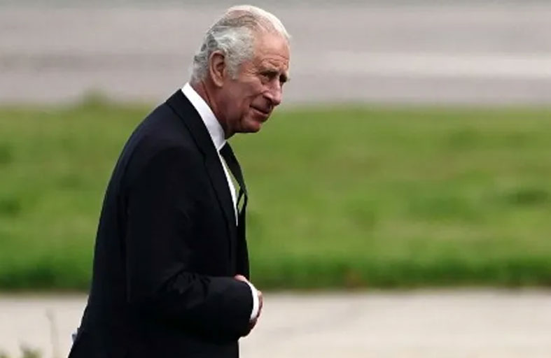 إعلان وظيفة في بريطانيا: مطلوب طيار للملك