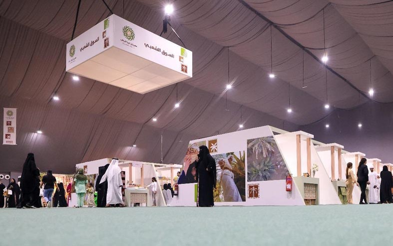 98 محلا للأسر المنتجة تحتفي بالتراث في السوق الشعبي بـ «ليوا للرطب»