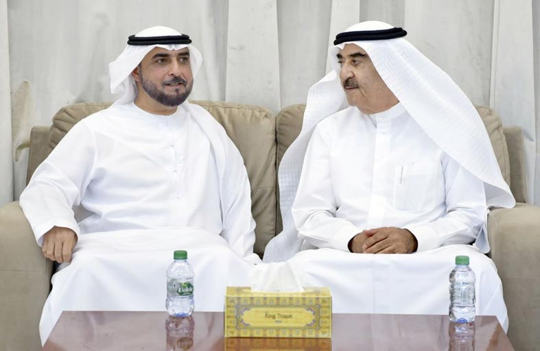 حاكم أم القيوين يتقبل التعازي من رئيس دائرة المالية المركزية بالشارقة فى وفاة الشيخ عبدالله بن أحمد المعلا